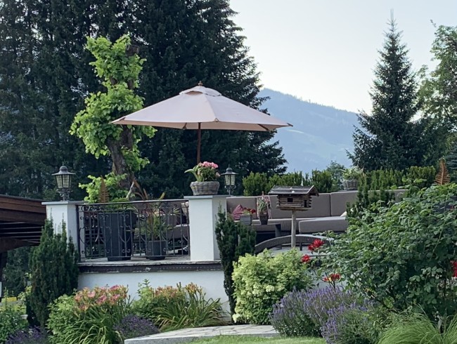 Idyllischer Garten zum Wohlfühlen